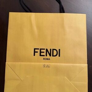 Fendi shopping Bag in Vibrant Yellow